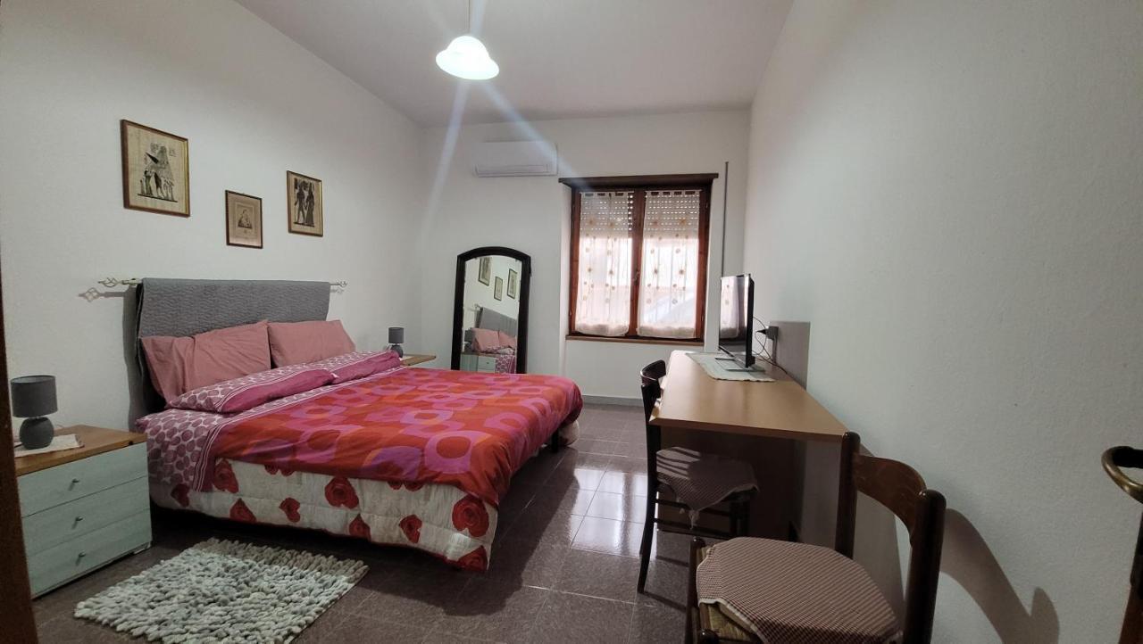 Holiday Maria Luisa Villa Galtelli Exterior photo