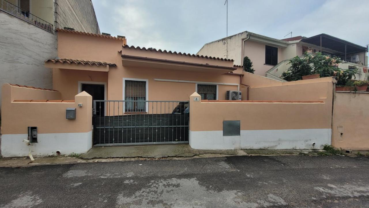 Holiday Maria Luisa Villa Galtelli Exterior photo